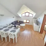 Apartment Balcony And Mountain View 7 Min Walk To Gondola