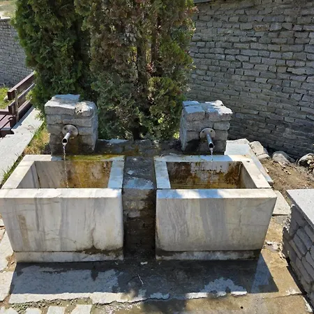 Balcony And Mountain View 7 Min Walk To Gondola *