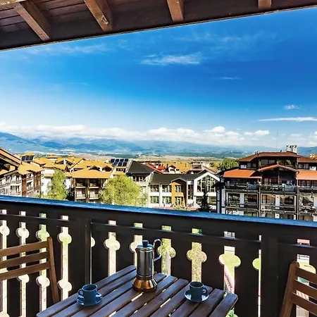 Апартамент Mountain View Balcony Walk To Old Town *