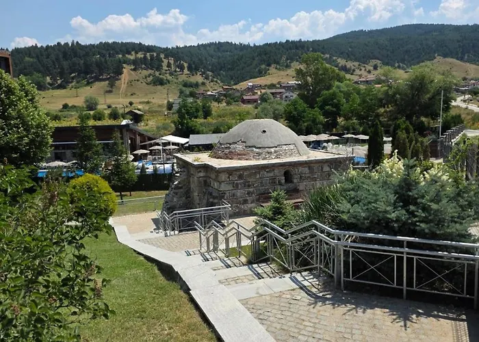 Balcony And Mountain View 7 Min Walk To Gondola *