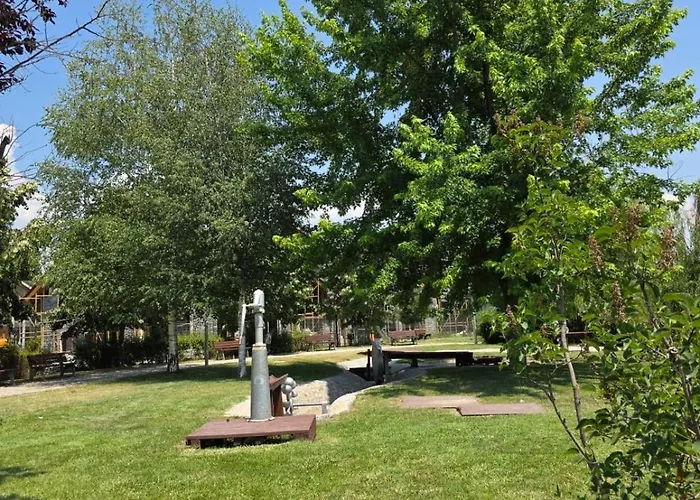 Balcony And Mountain View 7 Min Walk To Gondola